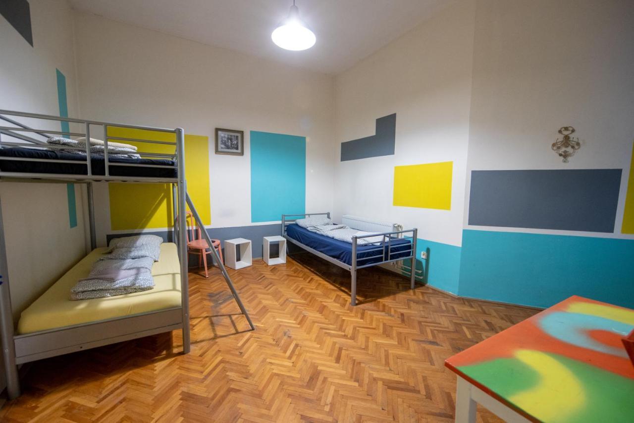 Hostel Cornel 蒂米什瓦拉 外观 照片